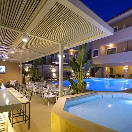 La Stella Aparthotel 4*