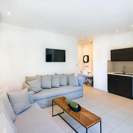 La Stella Aparthotel 4*