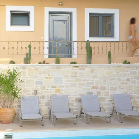 La Stella Aparthotel 4*